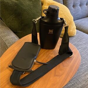 Stanley Cross Bottle with leather pouch
